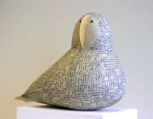 Lintuyhdeksän  <br>paperiveistos 2006